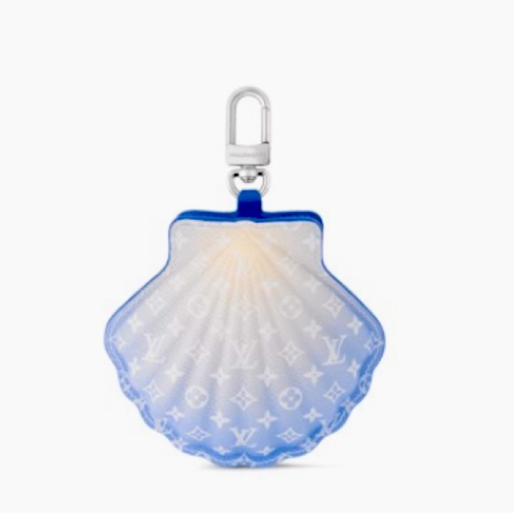 NWT, Louis Vuitton seashell bag charm